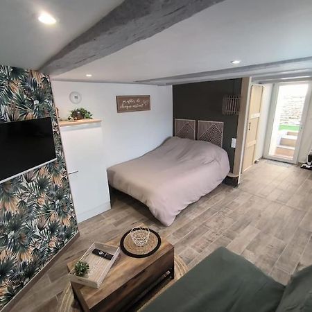 La Porte Bleue Neuville-de-Poitou Экстерьер фото